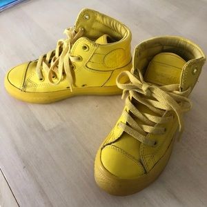 Youth yellow leather Converse